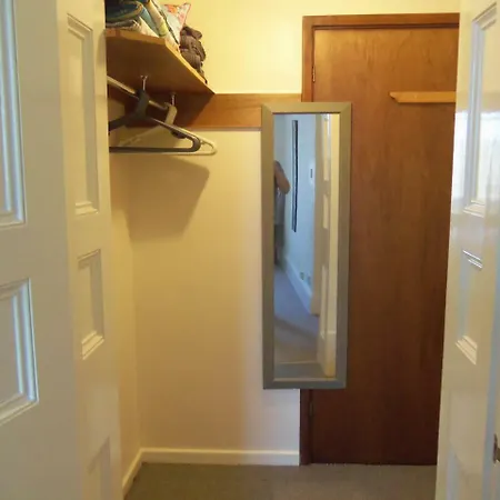 Upstairs, Downstairs At Epworth House בית נופש *
